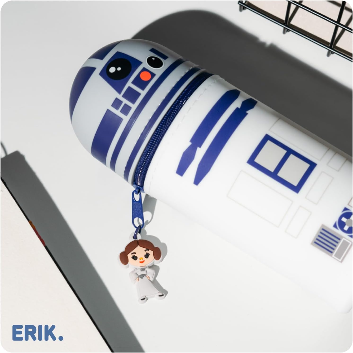 Trousse Star Wars R2-D2 3D extensible en silicone – Image 7