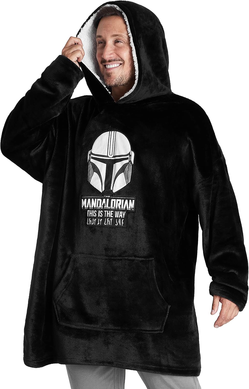 Pull plaid homme The Mandalorian Disney avec Baby Yoda en polaire