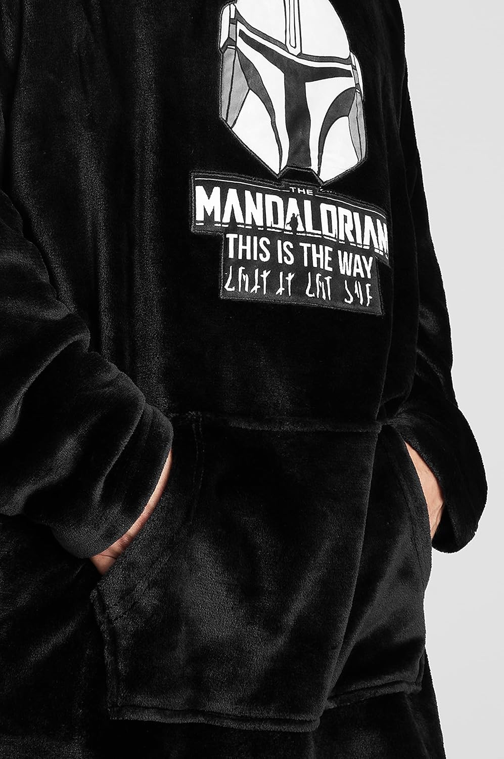 Pull plaid homme The Mandalorian Disney avec Baby Yoda en polaire – Image 5