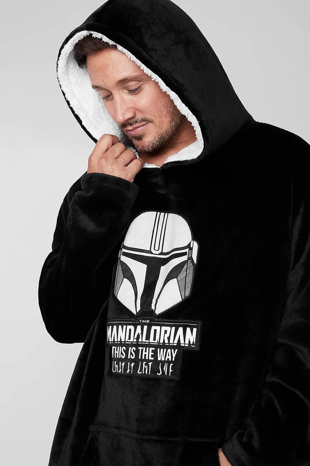 Pull plaid homme The Mandalorian Disney avec Baby Yoda en polaire – Image 3