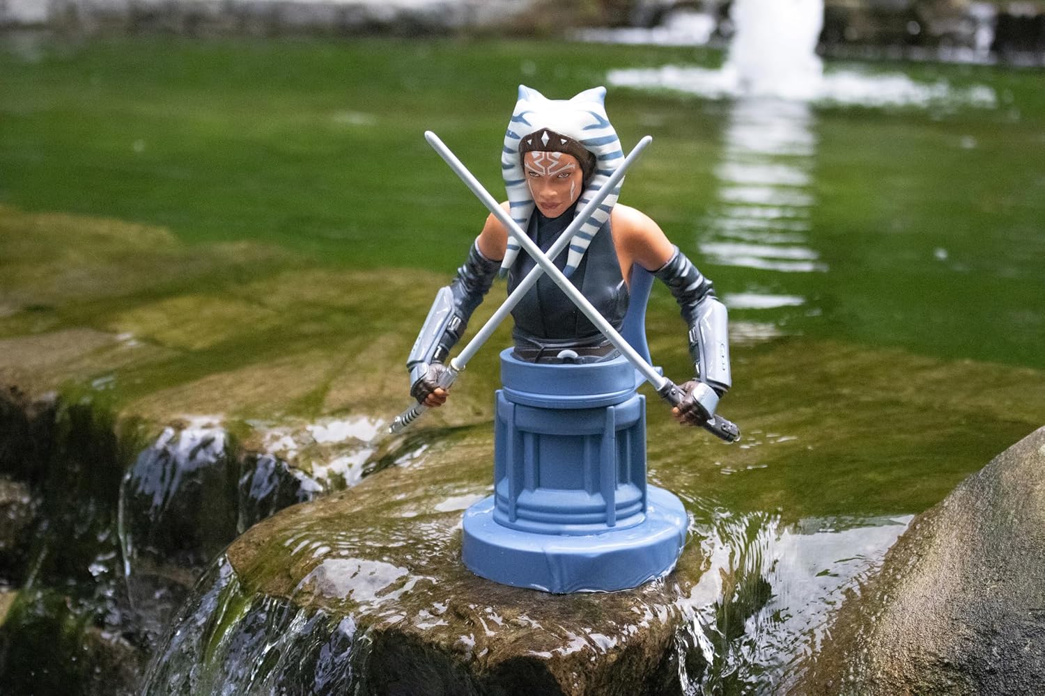 Support Ahsoka Tano Star Wars pour manette ou smartphone avec câble USB - 20 cm – Image 4